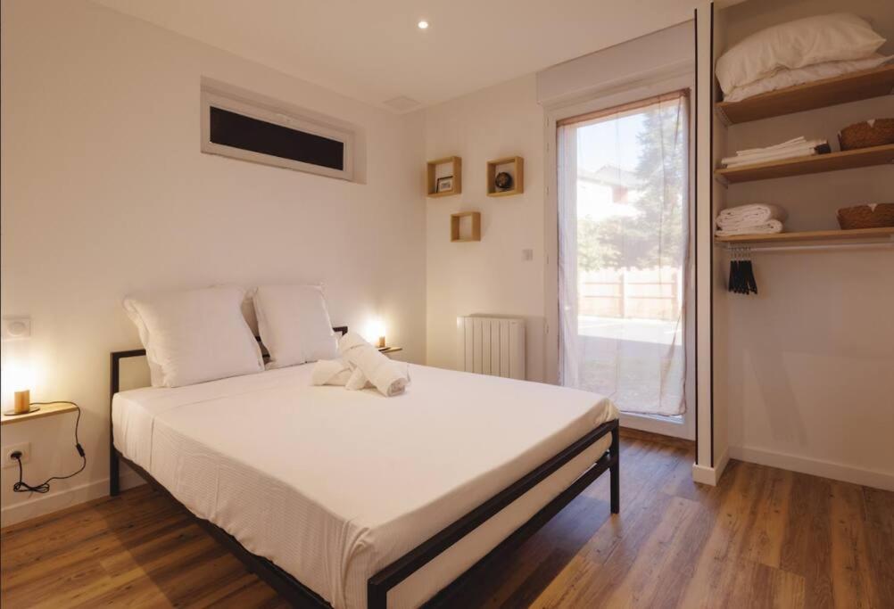 L'Aindus De Brou- Parking Prive- Rdc Apartment Бур-ен-Брес Екстериор снимка